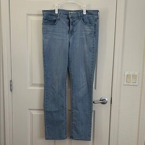 Straight Leg Women’s Jeans in Light Blue